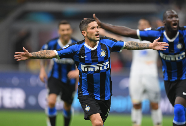 篮球NBA教练席再迎变动，多队寻求换帅（NBA教练席再起风云，多支球队酝酿更换主帅）