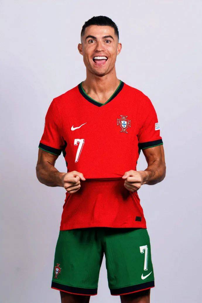 16岁的天空：多特蒙德超新星阿尔伯特本轮青年欧冠集锦（16岁天才高光时刻：多特蒙德新星阿尔伯特本轮青年欧冠集锦）