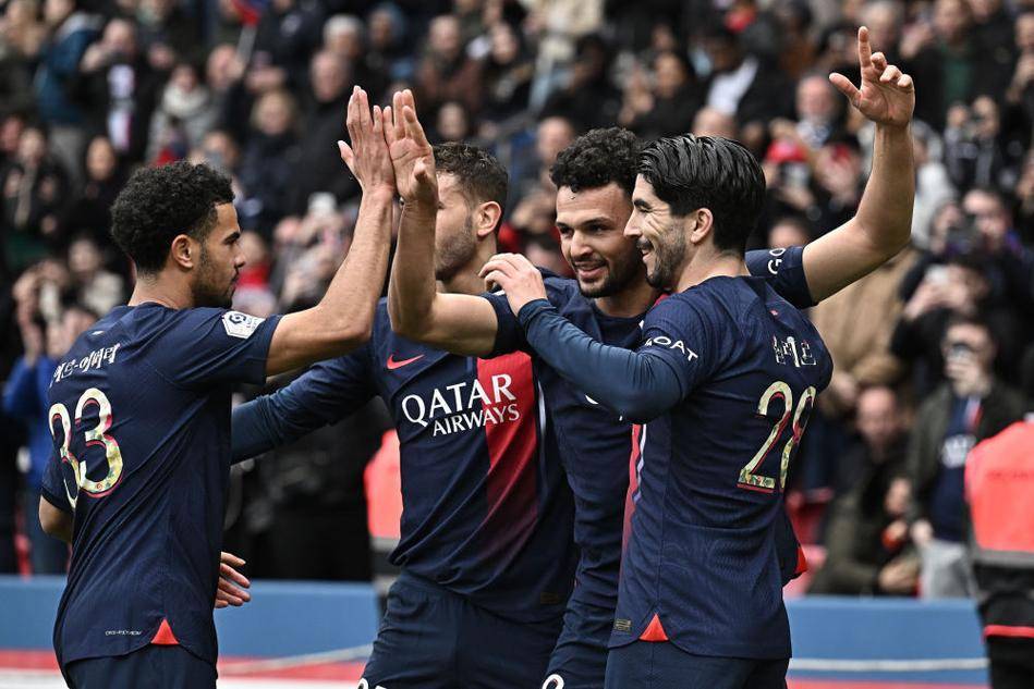 总比分0-5，阿隆索带队2次对阵利物浦均遭遇失利（阿隆索两度率队对阵利物浦皆告负，总比分0-5）