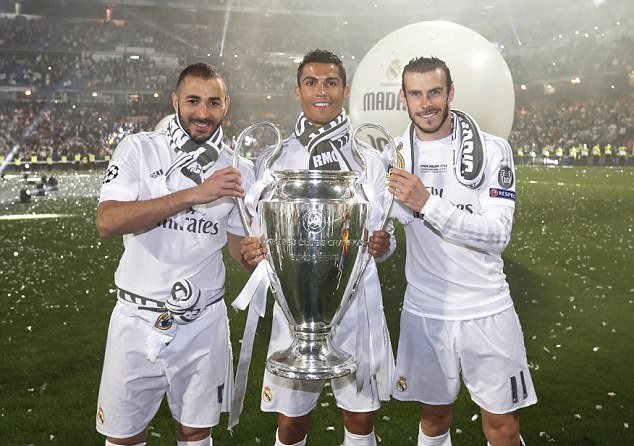 美国vs乌拉圭：蒂尔曼、赖特首发，维纳斯出战（美国对阵乌拉圭：蒂尔曼、赖特先发，维纳斯登场）