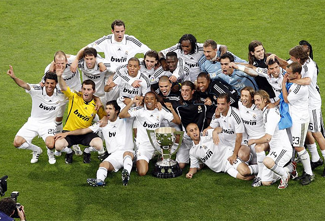 尹鸿博：明天是我生涯最后一场中超，因伤不得不做出退役选择（尹鸿博宣布因伤退役：明日将出战生涯最后一场中超）