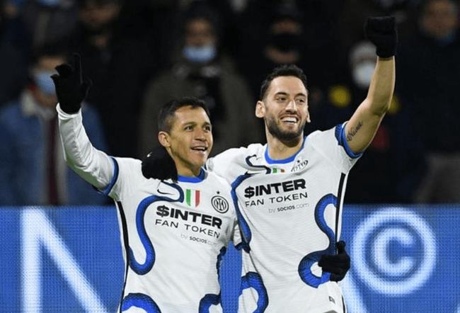 欧冠赛场精彩瞬间：皇马主场2-0取胜,（欧冠高光回顾：皇马主场2-0告捷）