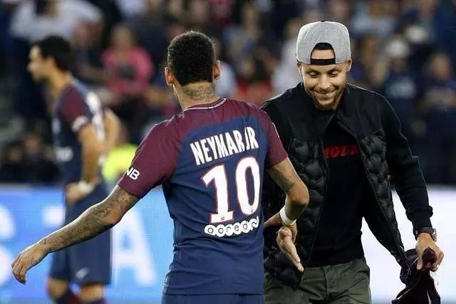 海港在亚冠已跨赛季10场不胜，上次赢球是整整一年前（海港亚冠连10场不胜，距上次赢球已满一年）